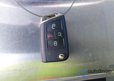 2018 Volkswagen Tiguan 2.0T Se/2.0T Sel z USA, uszkodzony, nr VIN 3VV3B7AX9JM072214